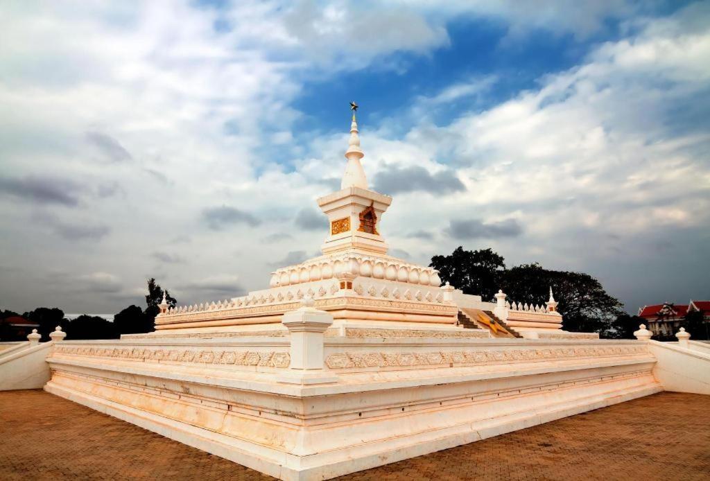Angkham Hotel Vientiane Dış mekan fotoğraf