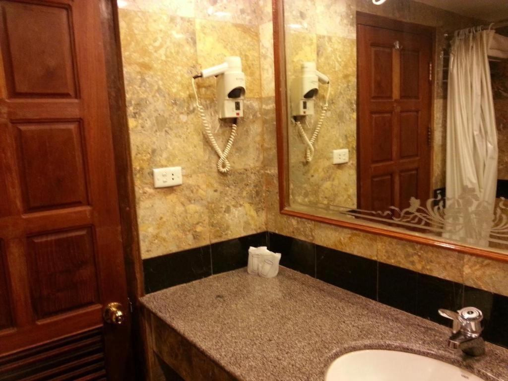 Angkham Hotel Vientiane Dış mekan fotoğraf