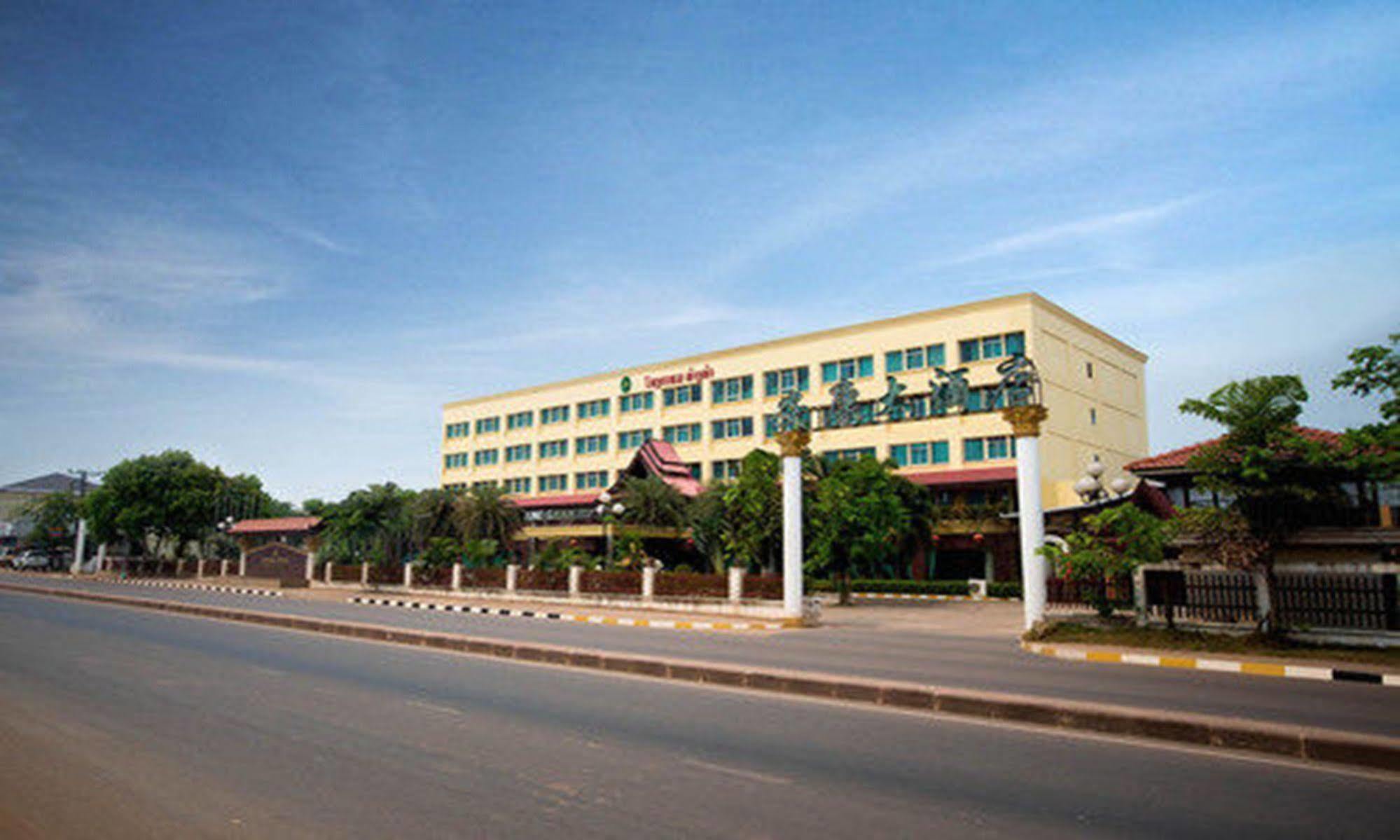 Angkham Hotel Vientiane Dış mekan fotoğraf
