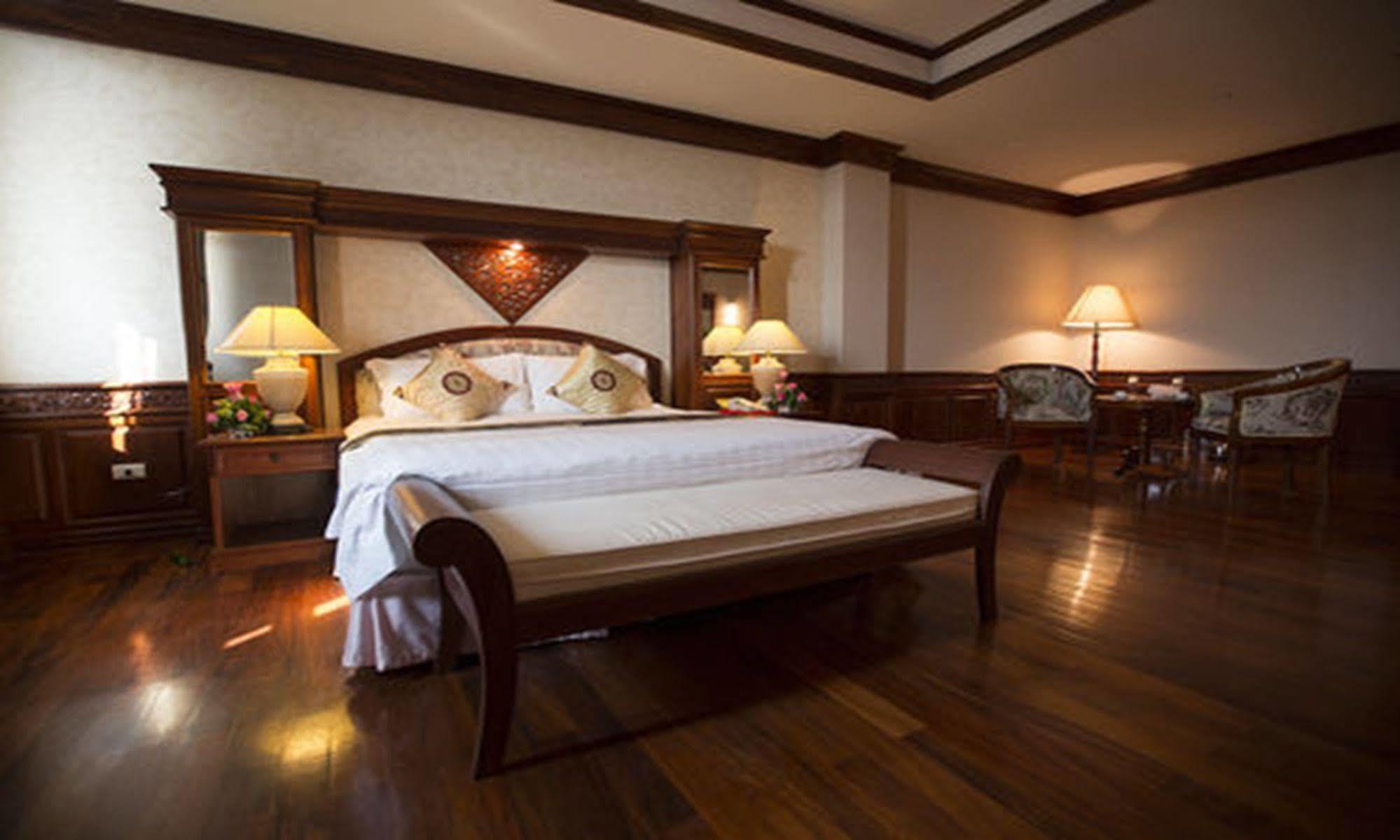 Angkham Hotel Vientiane Dış mekan fotoğraf
