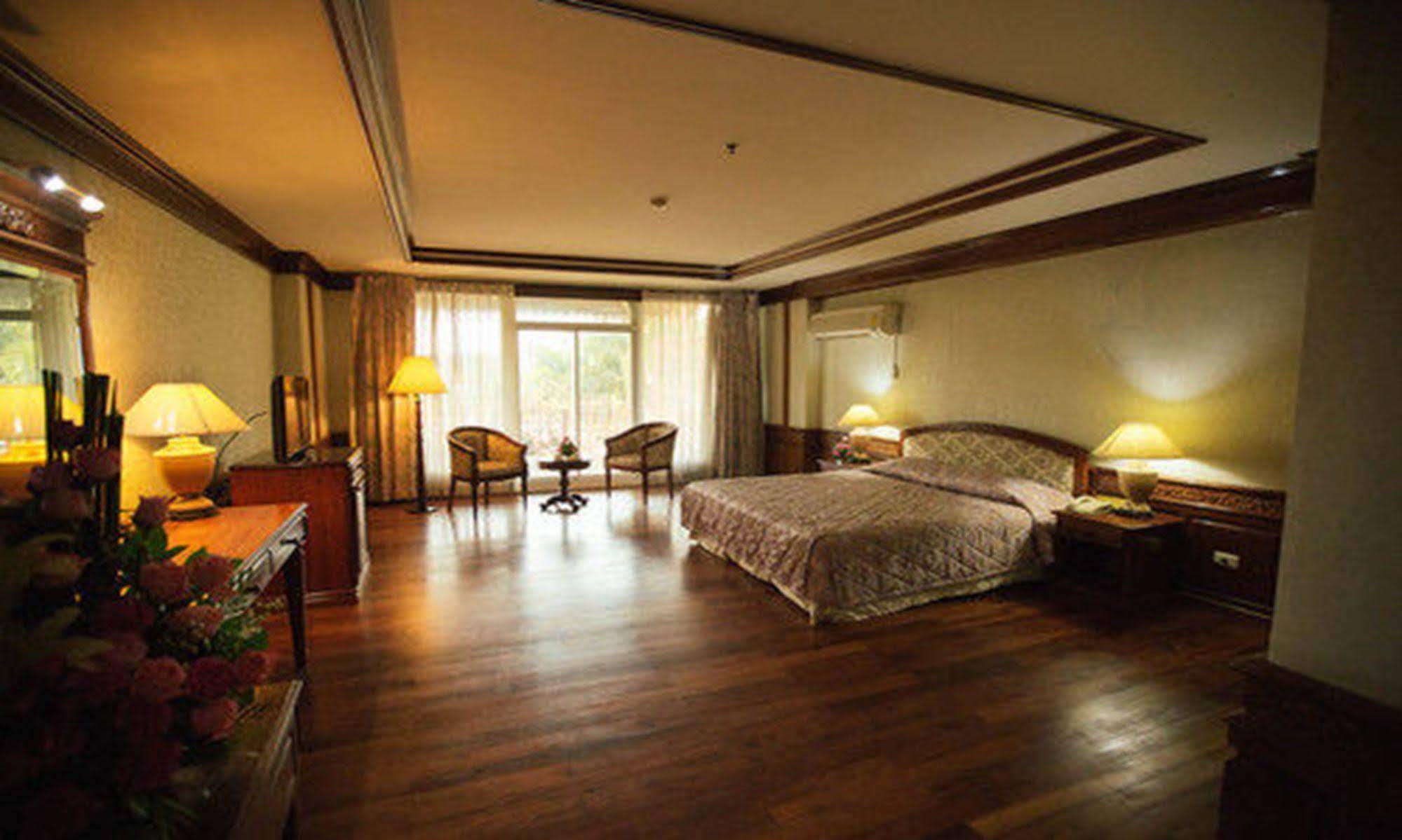Angkham Hotel Vientiane Dış mekan fotoğraf